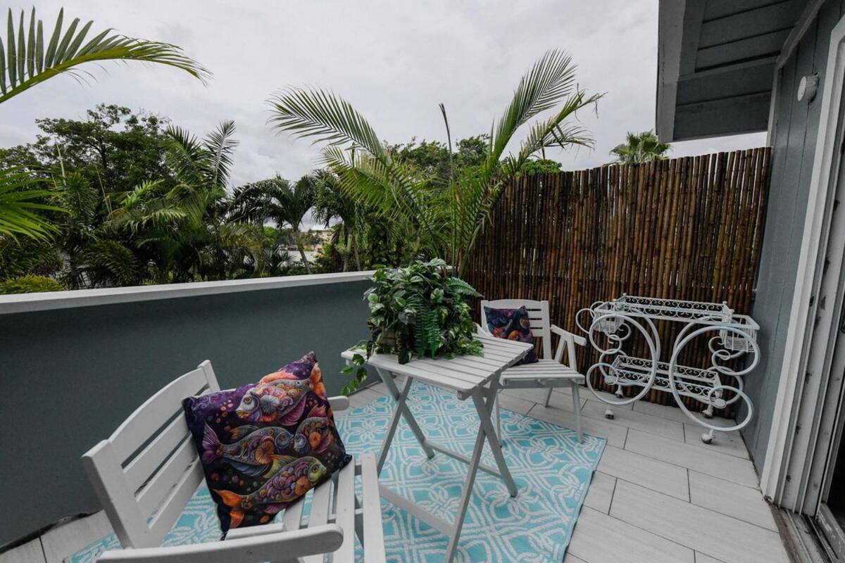 Artistic Retreat, King Suite With Private Balcony! Delray Beach Exterior photo